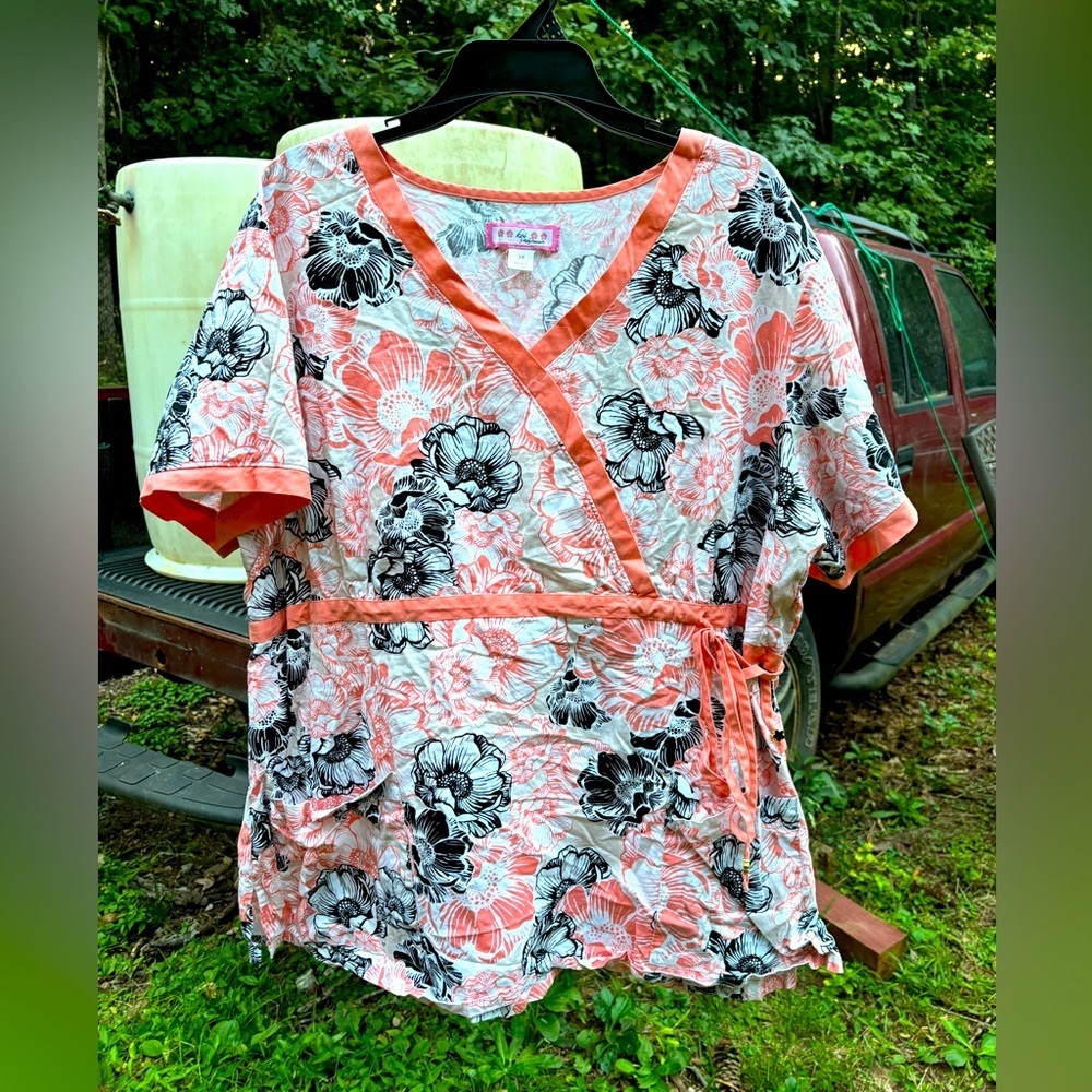 KOI BY KATHY PETERSON SCRUB TOP